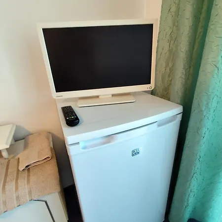 Guest house Cozy With Free Parking *